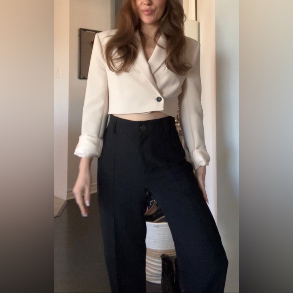 Crop Cream blazer